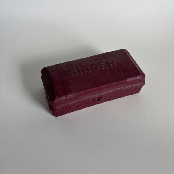 Vintage Singer Buttonholer W654321N with Original Burgundy Plastic Case - Picture 2 of 4